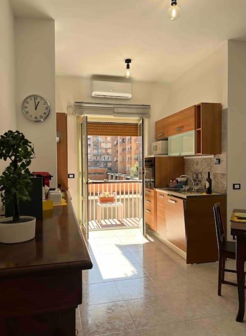 3 Fermate Dal Colosseo - Casa Vacanze Elena - 50 M Da Metro Garbatella 罗马 外观 照片