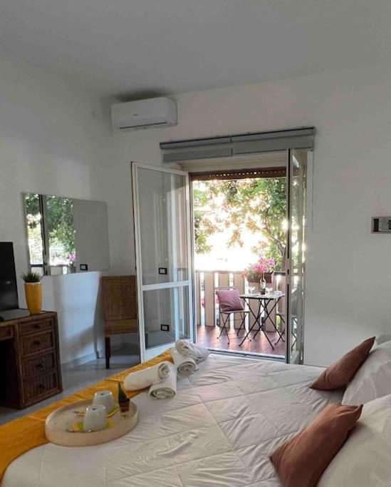 3 Fermate Dal Colosseo - Casa Vacanze Elena - 50 M Da Metro Garbatella 罗马 外观 照片