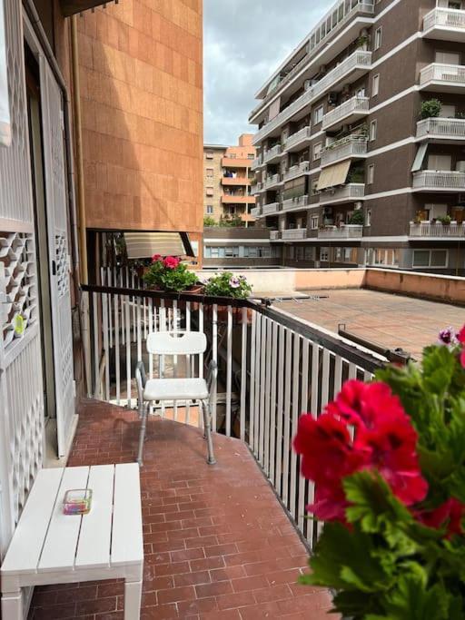 3 Fermate Dal Colosseo - Casa Vacanze Elena - 50 M Da Metro Garbatella 罗马 外观 照片