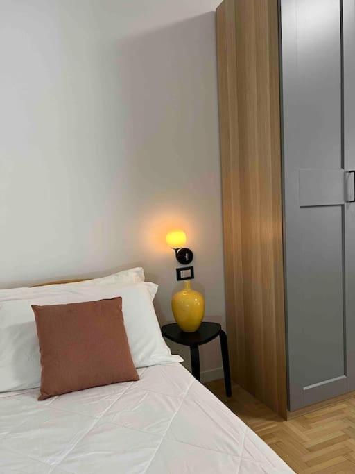 3 Fermate Dal Colosseo - Casa Vacanze Elena - 50 M Da Metro Garbatella 罗马 外观 照片