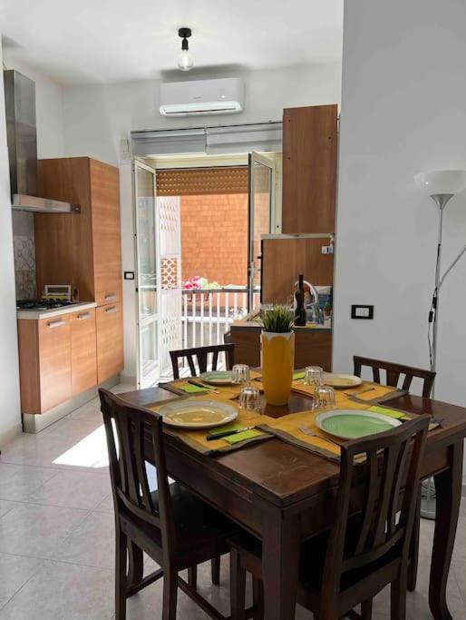 3 Fermate Dal Colosseo - Casa Vacanze Elena - 50 M Da Metro Garbatella 罗马 外观 照片