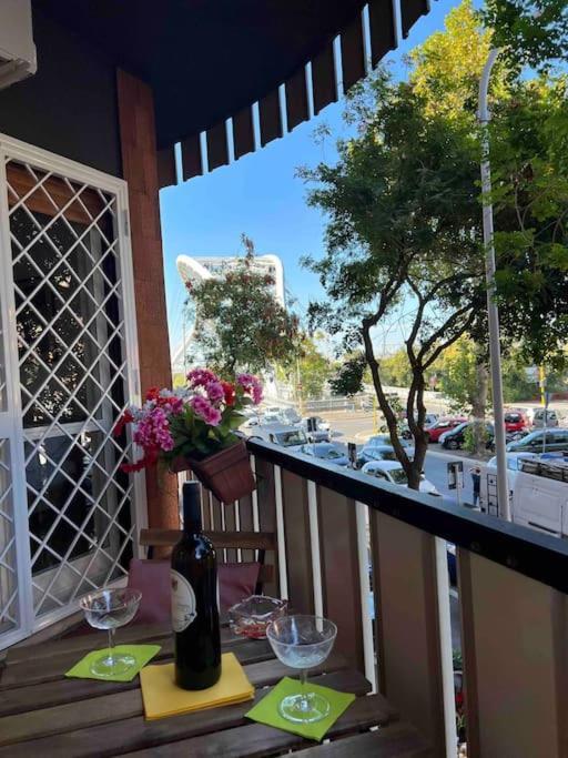 3 Fermate Dal Colosseo - Casa Vacanze Elena - 50 M Da Metro Garbatella 罗马 外观 照片