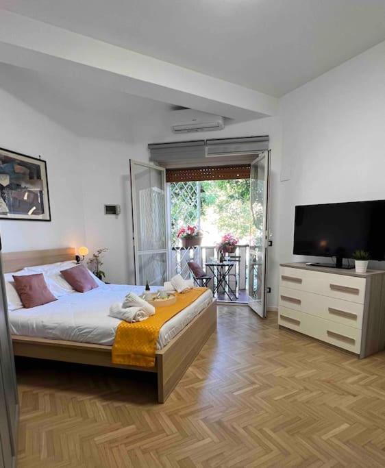 3 Fermate Dal Colosseo - Casa Vacanze Elena - 50 M Da Metro Garbatella 罗马 外观 照片