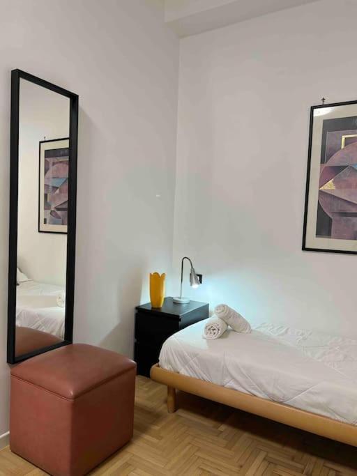 3 Fermate Dal Colosseo - Casa Vacanze Elena - 50 M Da Metro Garbatella 罗马 外观 照片