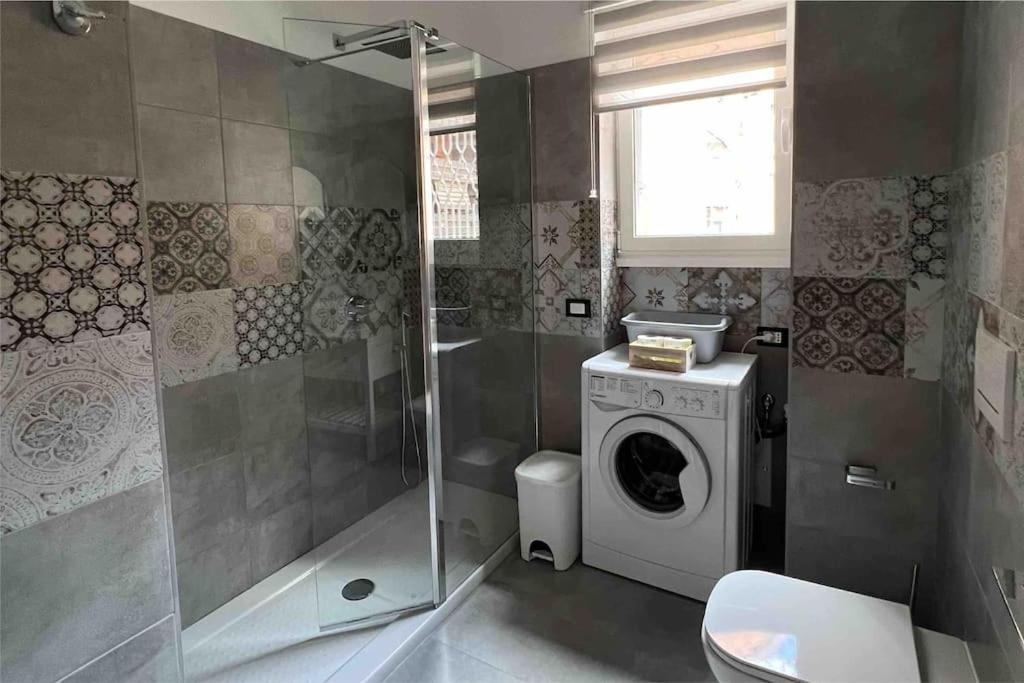 3 Fermate Dal Colosseo - Casa Vacanze Elena - 50 M Da Metro Garbatella 罗马 外观 照片